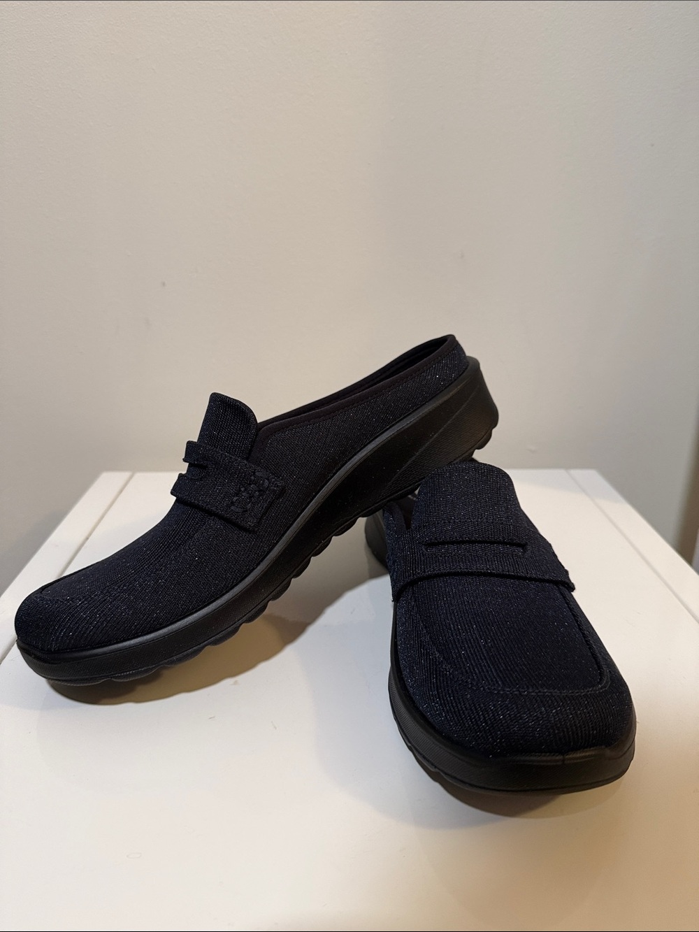 Bzees Women's Georgia Navy Sparkle Slip-On Mules size 8.5